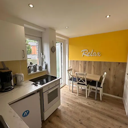 Ganzes Monteurhaus Mit 4 Schlafzimmern Fuer Bis Zu 8 Gaeste بيت للعطل دوسبرغ