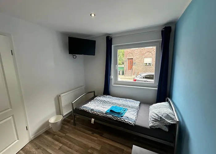 Ganzes Monteurhaus Mit 4 Schlafzimmern Fuer Bis Zu 8 Gaeste Duisburg